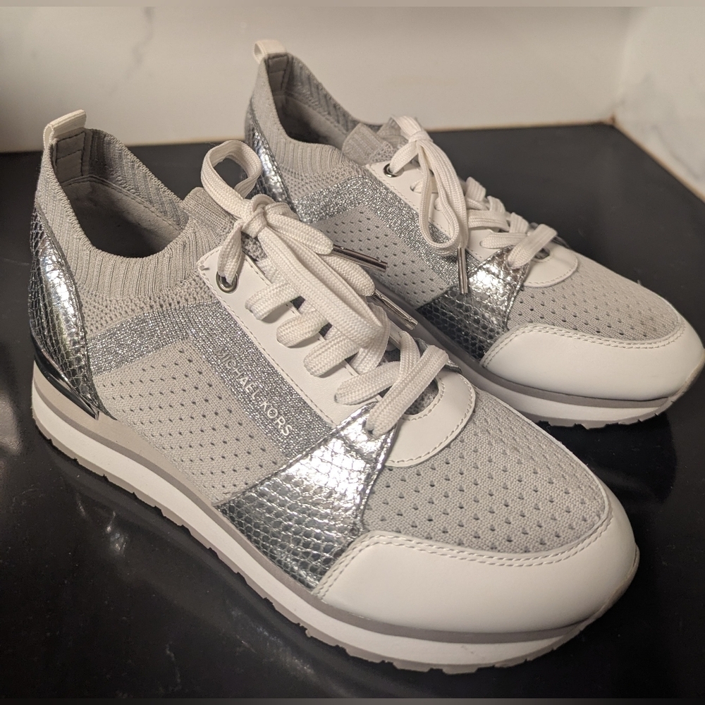 Michael Kors Women's Billie Knit Trainer Sneakers, Aluminum, Size: 7 MSRP $165 - Picture 6 of 10